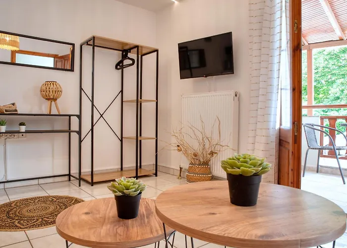 Ostria Ξενοδοχείο *