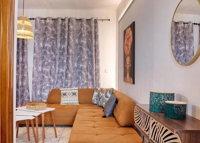 Ostria Ξενοδοχείο *